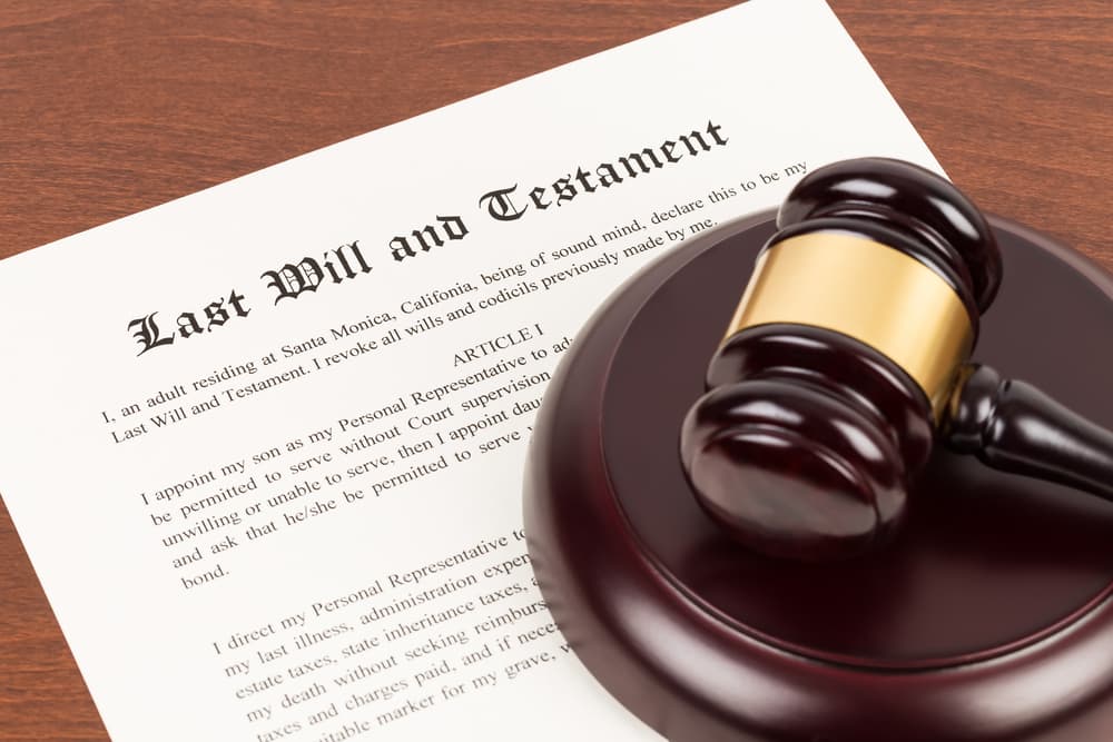gavel on top of a valid will