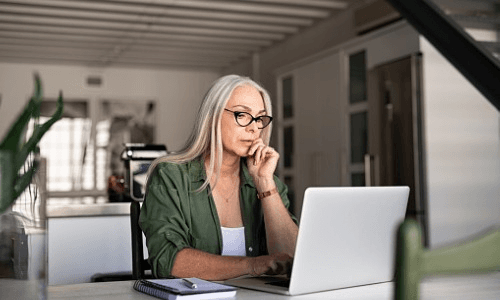 Woman trying to find a will of a deceased person online