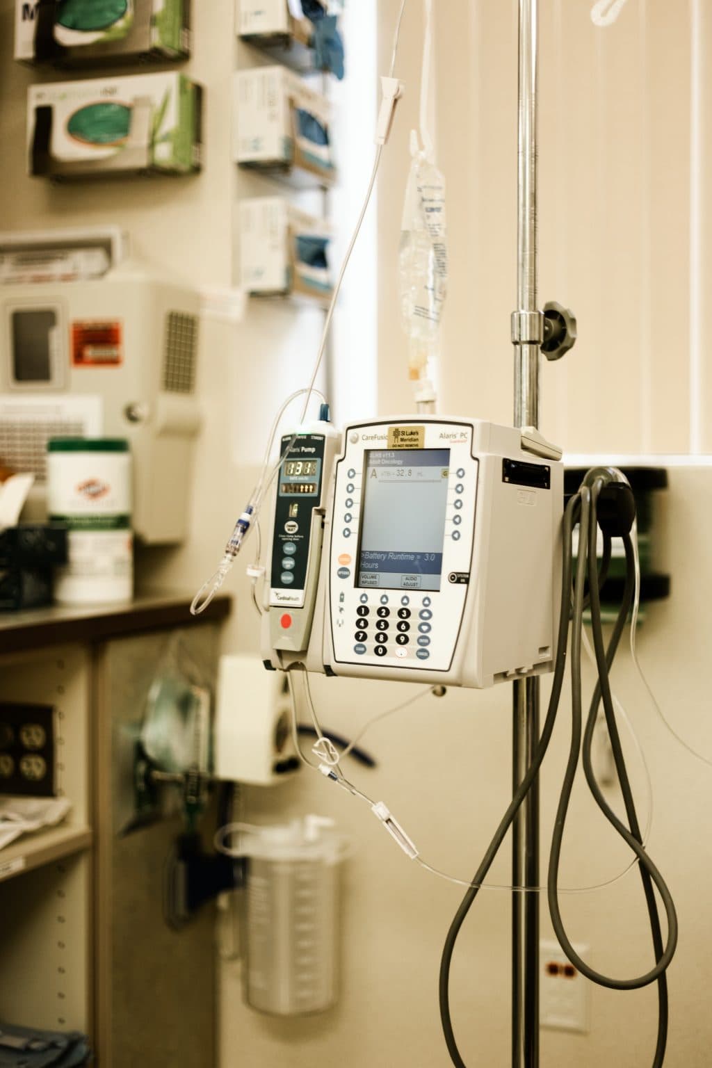 Who decides to take someone off life support Who decides to take someone off of life support?